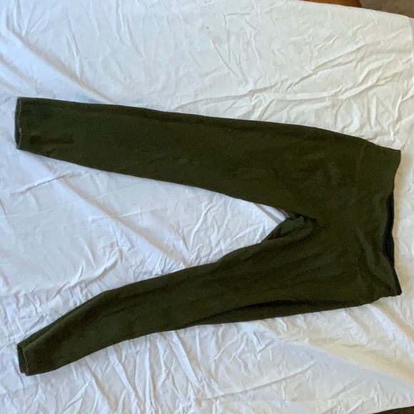 Green yoga pants brand is the limited - Picture 1 of 2